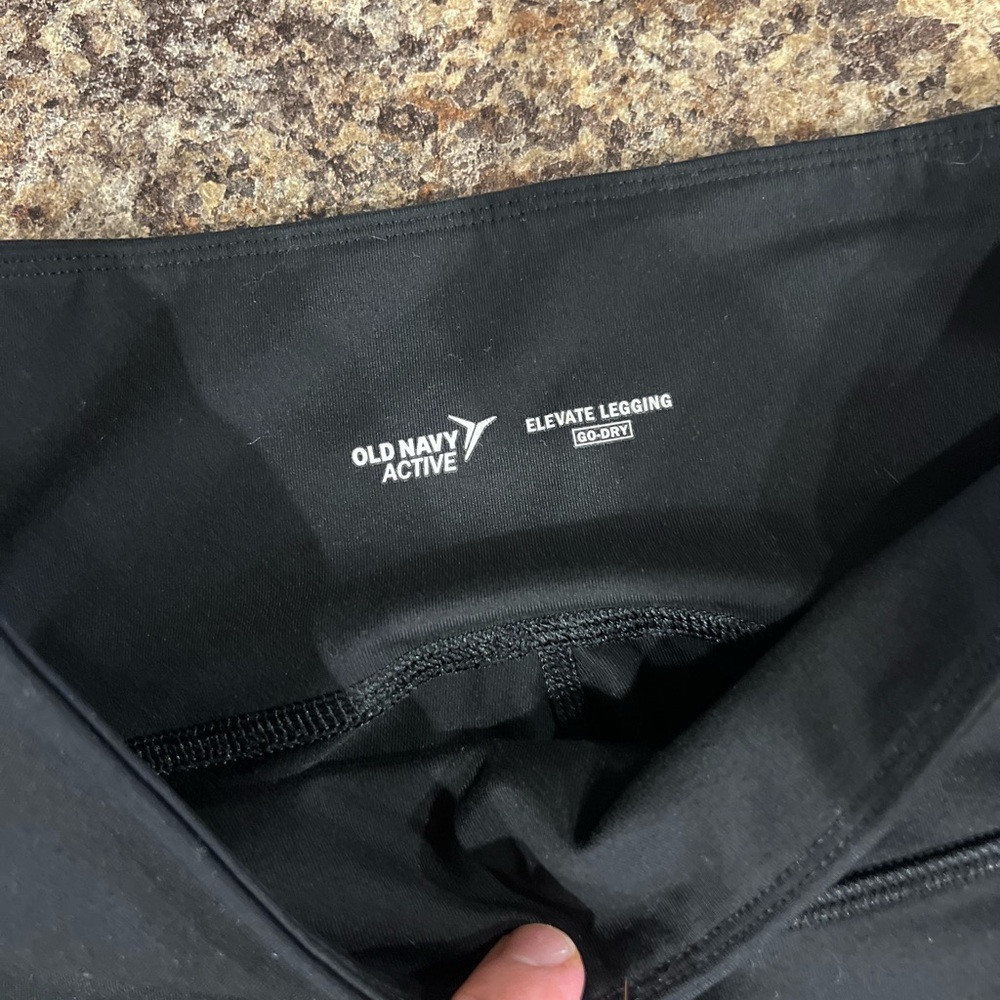 Old Navy Black Elevate Leggings - image 8
